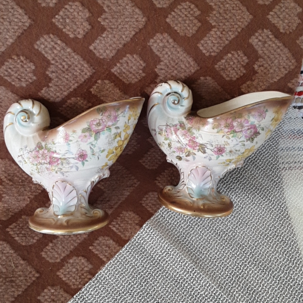 2 Antique Bethwood Royal China Pottery Pl.